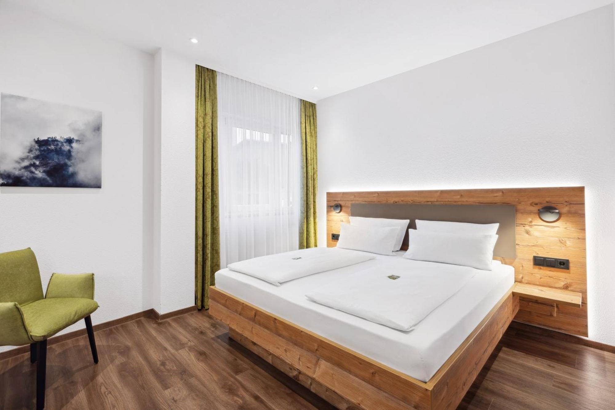 Hotel Zeppelin Laupheim Zewnętrze zdjęcie