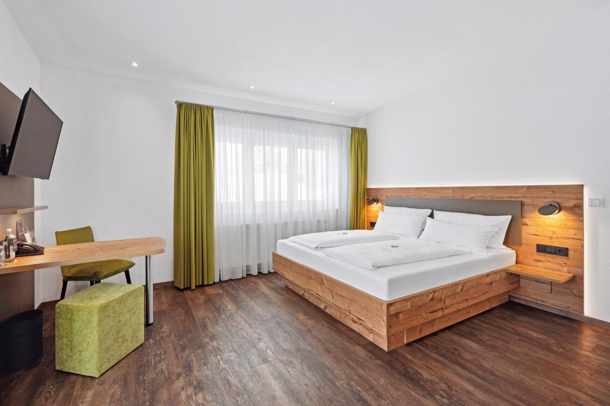 Hotel Zeppelin Laupheim Zewnętrze zdjęcie