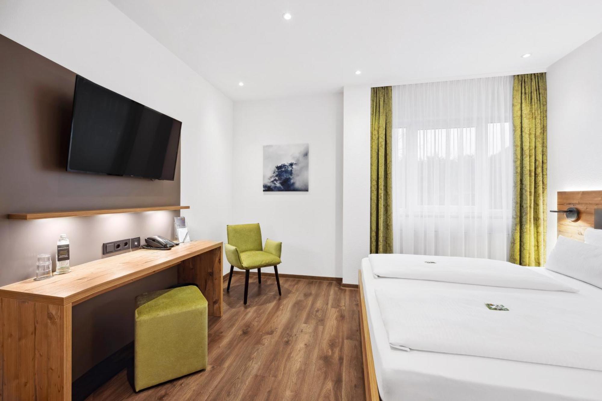 Hotel Zeppelin Laupheim Zewnętrze zdjęcie