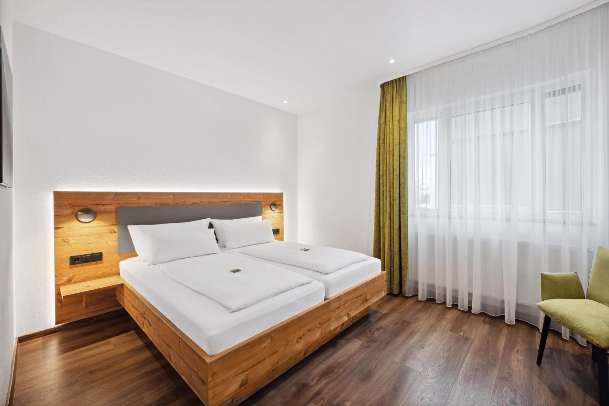 Hotel Zeppelin Laupheim Zewnętrze zdjęcie