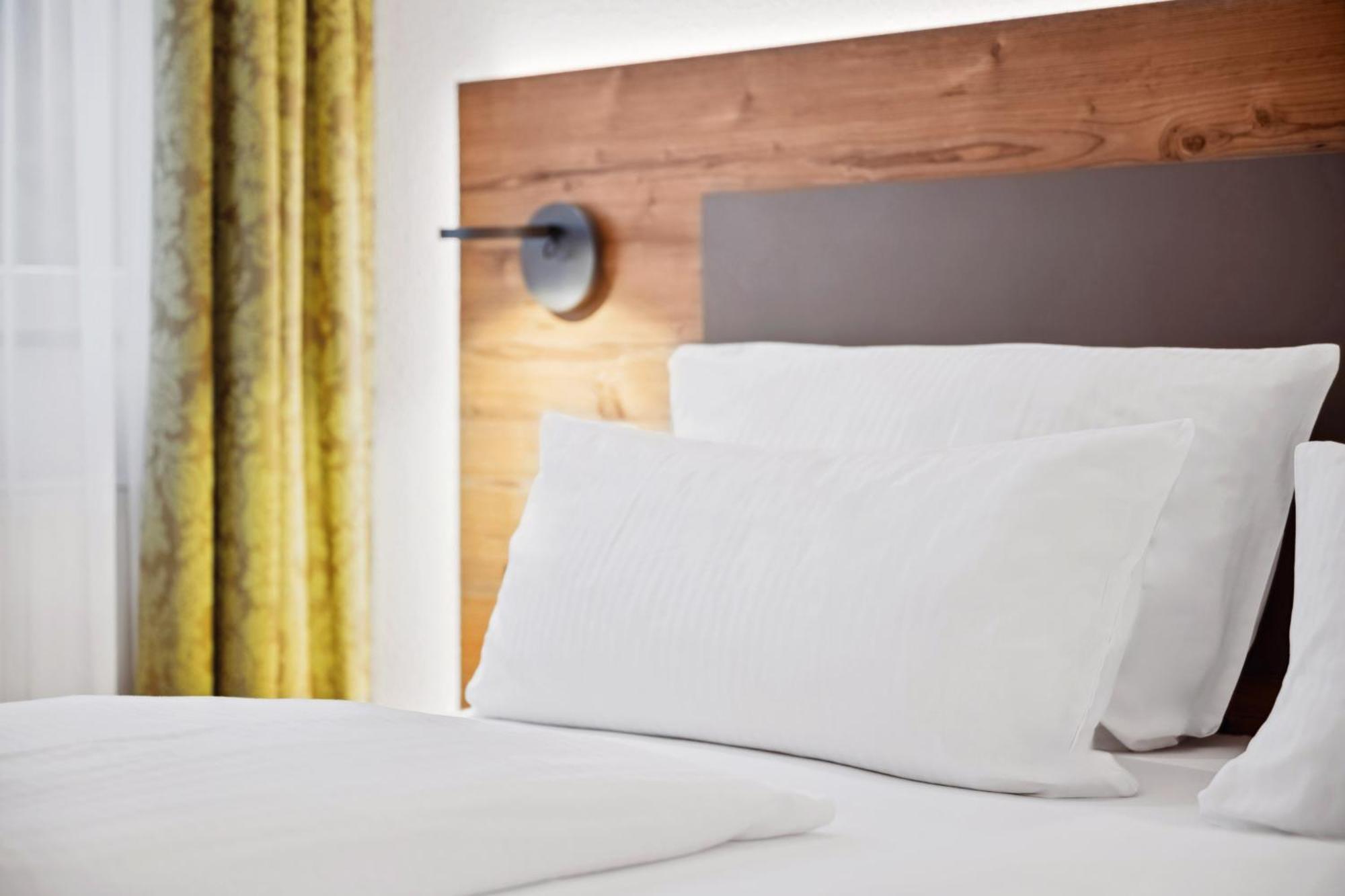 Hotel Zeppelin Laupheim Zewnętrze zdjęcie