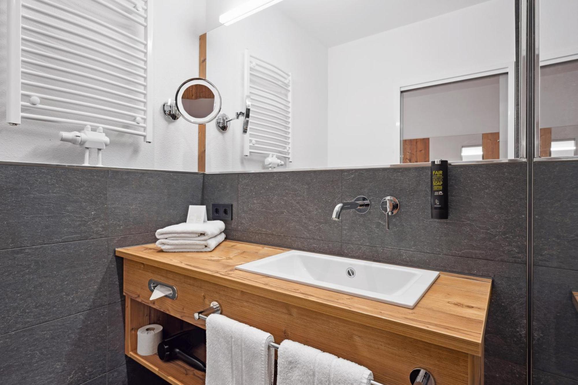 Hotel Zeppelin Laupheim Zewnętrze zdjęcie