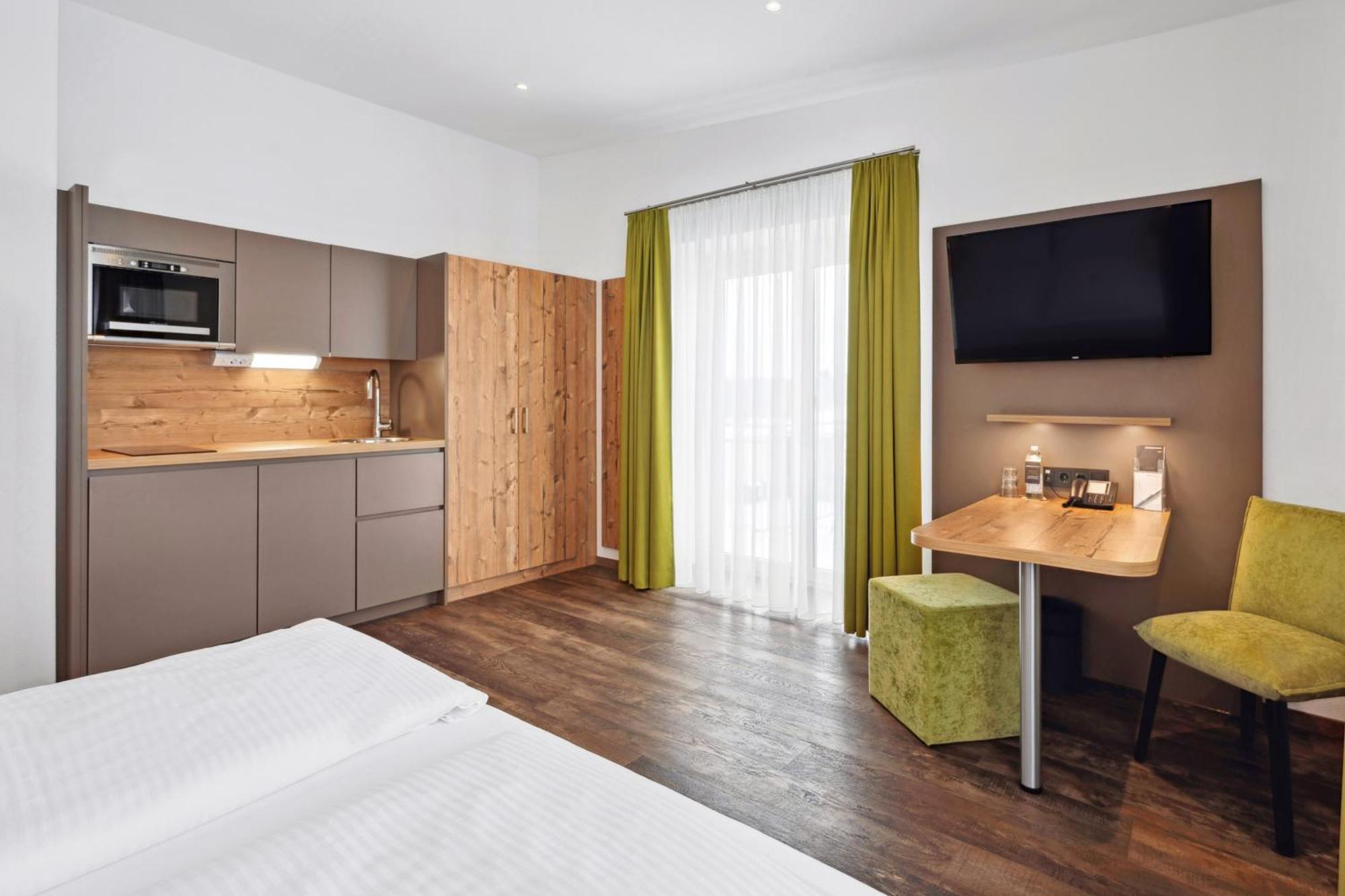 Hotel Zeppelin Laupheim Zewnętrze zdjęcie